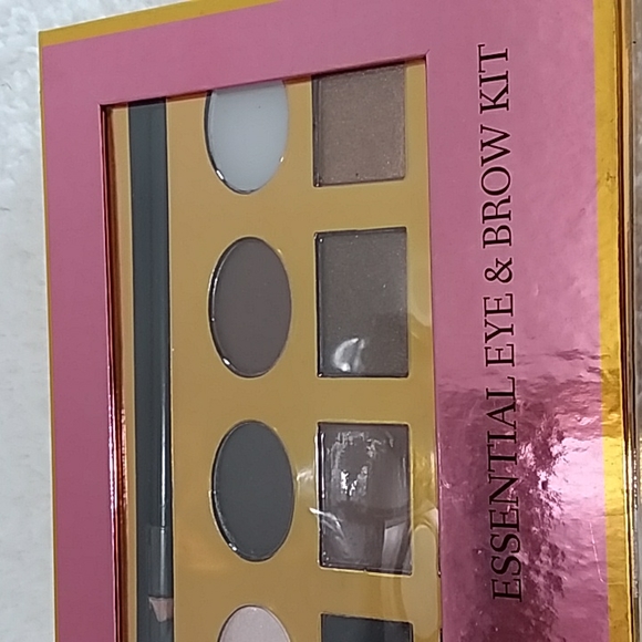 Risque Beaute Essential Eye & Brow Kit. NEW - Picture 3 of 8